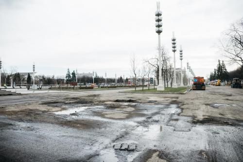07.04.2020 Благоустройство ВДНХ во время  0031